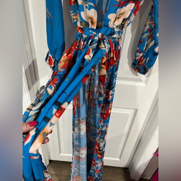 Beach dress coverup - Picture 2 of 6